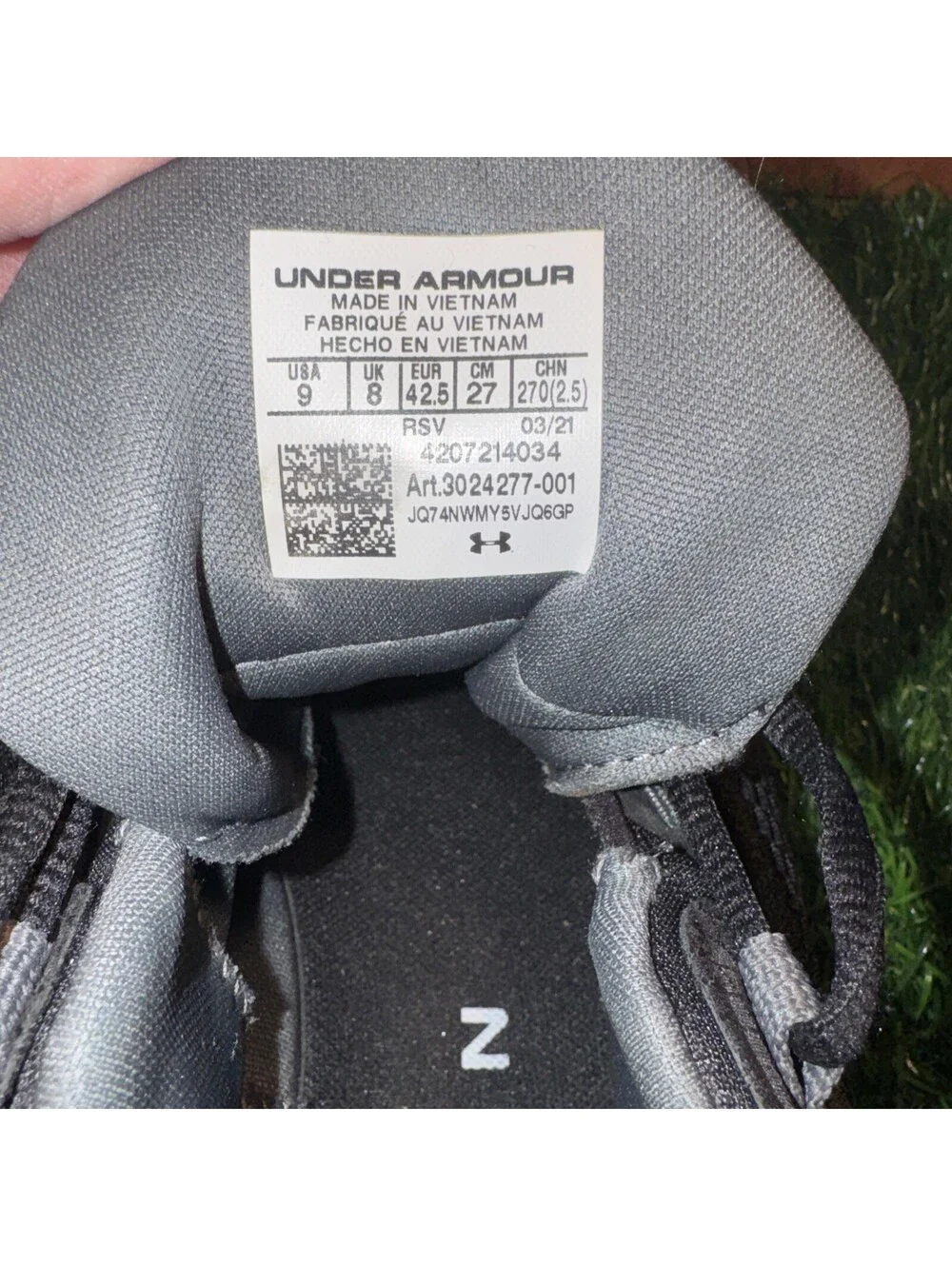 Size 9 - Under Armour Charged Focus Black Halo Grey